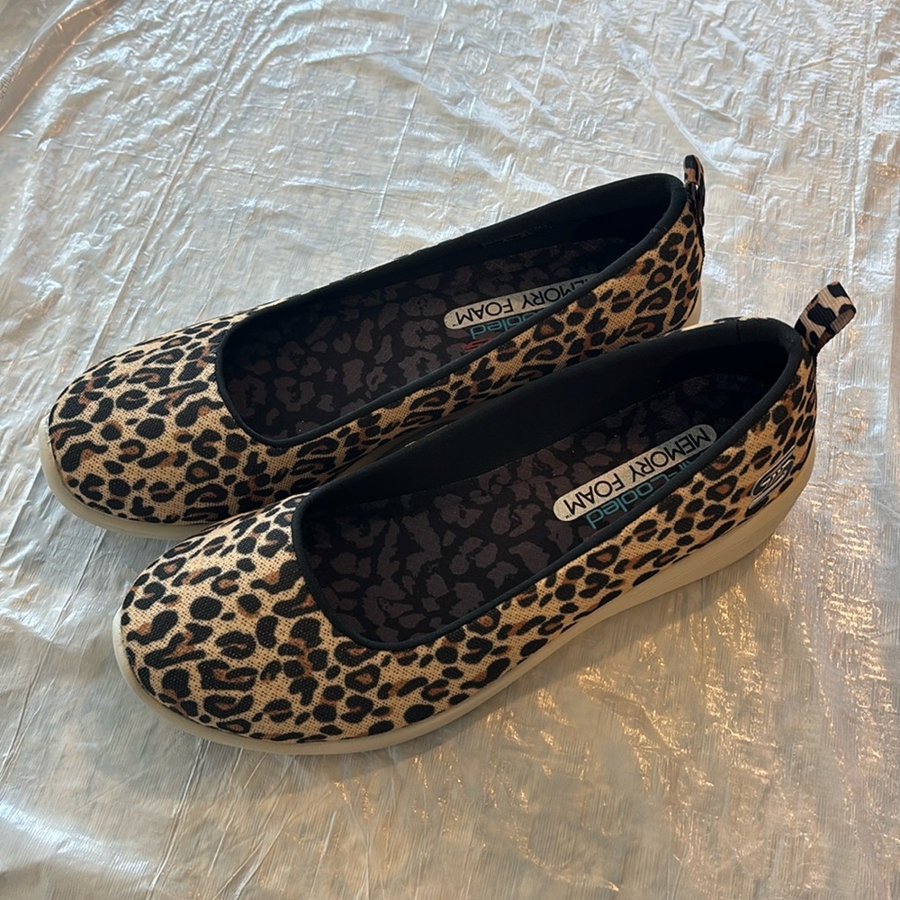 Sketcher air-cooled memory foam leopard slip on shoes size 8